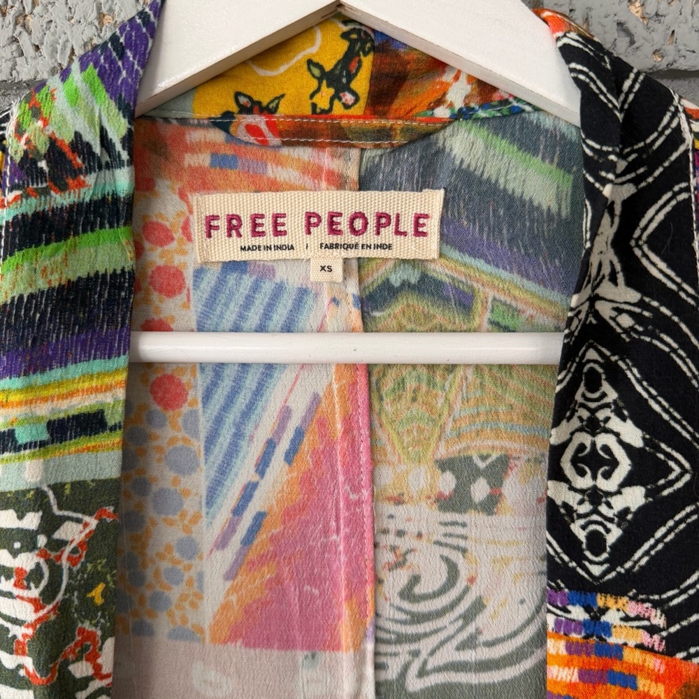 Free People Violet Duster Kimono Cardigan Size XS Colorful Printed Graphics - Picture 3 of 5